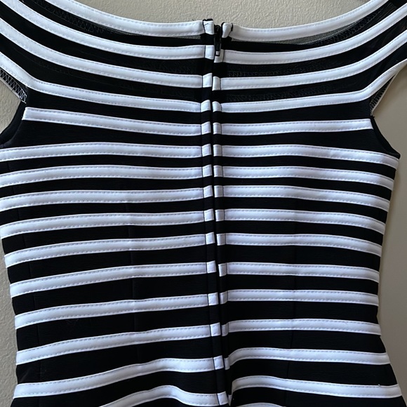 JS Collections Fitted Off Shoulder Bateau Neckline Top Size 4 - Picture 5 of 11